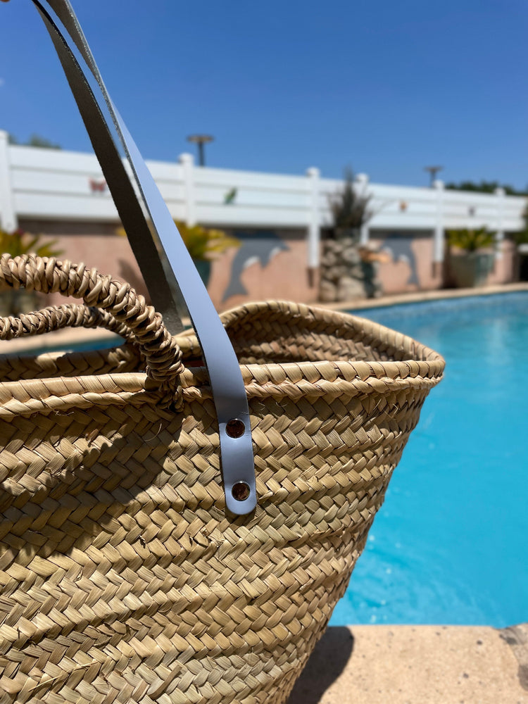 Panier en osier naturel – anses cuir