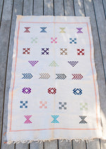 TAPIS MOTIFS BERBÈRES BLANC