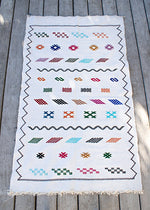 TAPIS MOTIFS BERBÈRES BLANC
